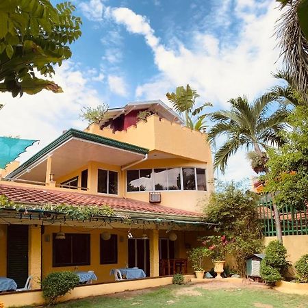 Abihon Hoferhaus Mactan Guesthouse Lapu-Lapu City Eksteriør billede